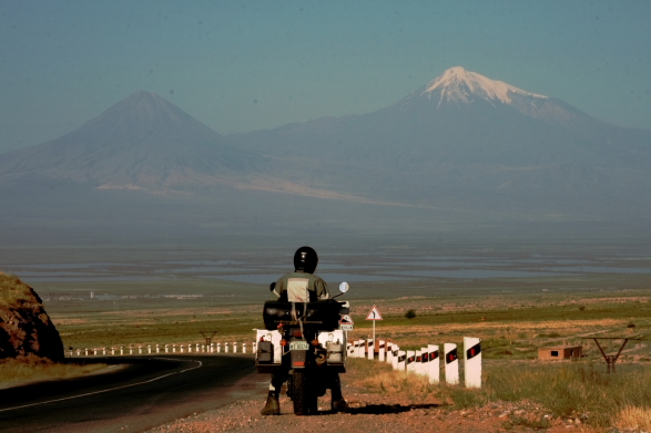 approaching mt ararat.JPG